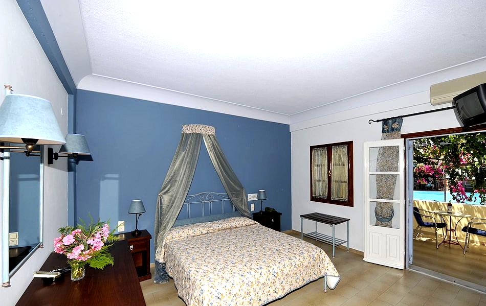 Zephyros Hotel